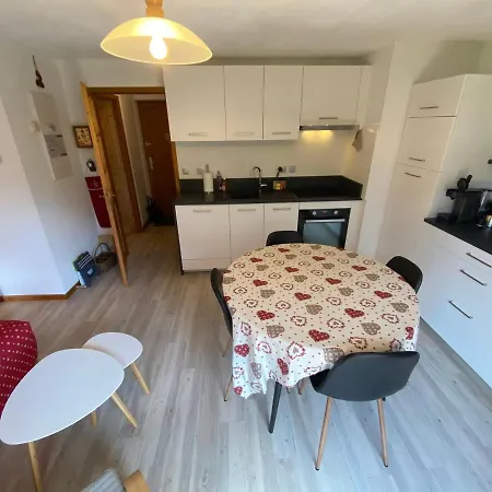 Confortable Avec Balcon Et Wifi, Près Du Centre - Fr-1-693-12 Appartamento Châtel