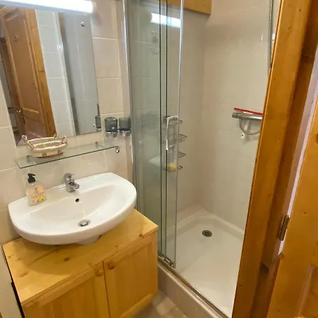 Confortable Avec Balcon Et Wifi, Près Du Centre - Fr-1-693-12
